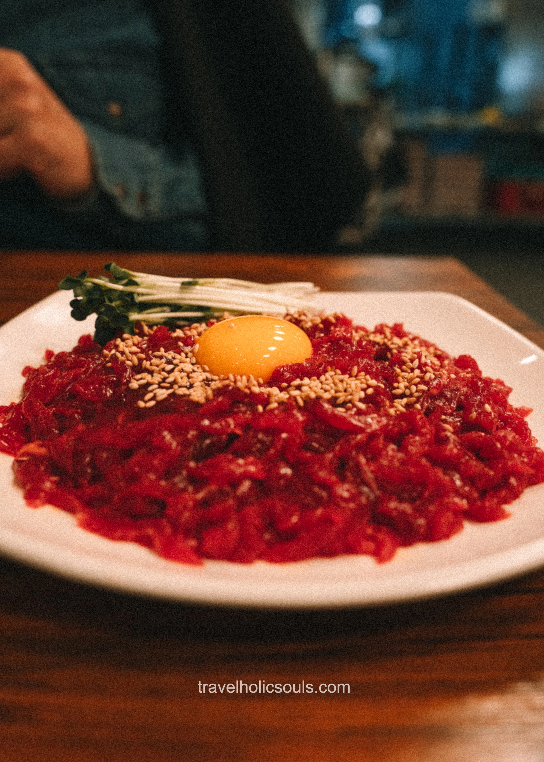 carne cruda street food seoul