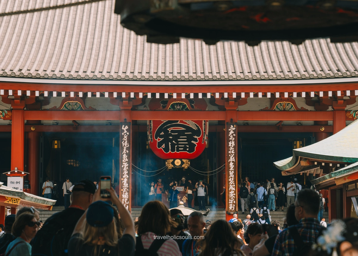 vista frontale del Senso-ji